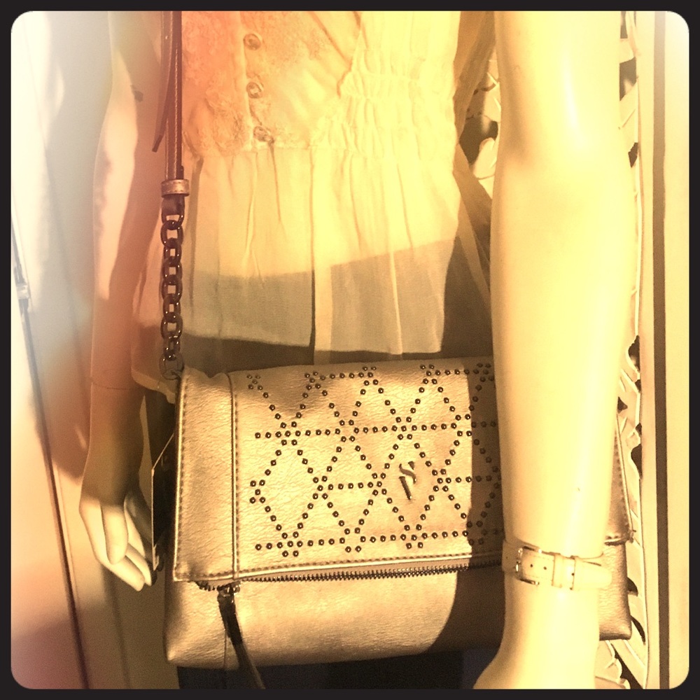 Vera Wang classic purse